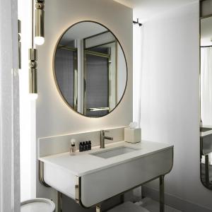 Deluxe King Room with Open Bathroom