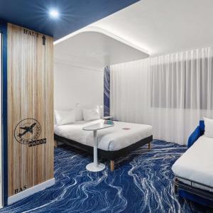 Standard room with One Double and One Single Beds
