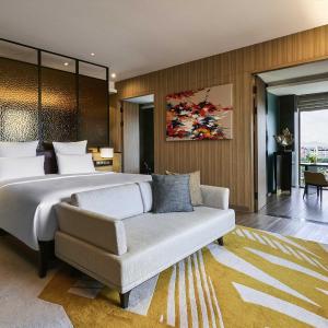 Junior King Suite