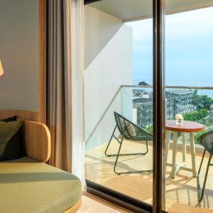Executive Twin Room with Balcony and Ocean View - Garden Wing