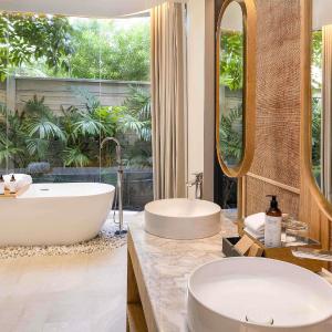 Executive Suite Ocean View Plunge Pool with 1 double bed - Ocean Wing