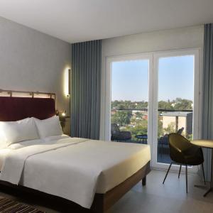 Standard Double Room with Sea View - Mobility Accessible
