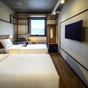 Standard Room with One Double Bed and One Single Bed