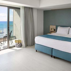 Superior Double Room with Balcony and Sea View
