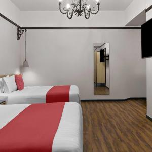 Family Suite with Two Queen Beds - Non-Smoking