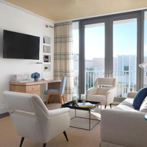 Superior King Suite with Balcony