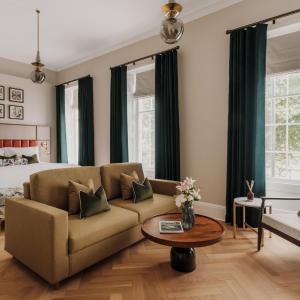 Feature Room