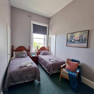 Standard Twin Room with Shared Bathroom