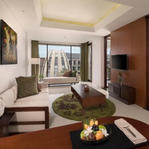 Queen Suite with Jacuzzi