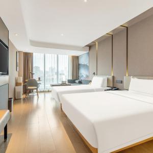 Jimu Family Room City View 