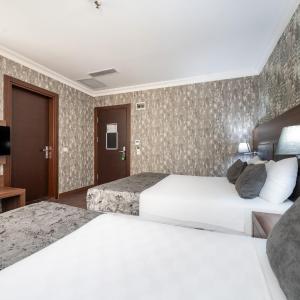 Double or Twin Room with Bathroom