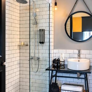 COZY DOUBLE NEST - FREE LAUNDRY, MINIBAR