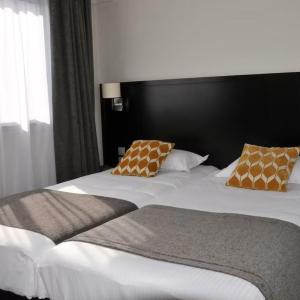 Standard Twin Room with Two Single Beds