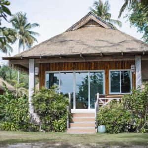 Deluxe Beach Front Villa