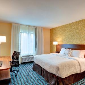 King Room with Roll-In Shower - Mobility Access/Hearing Accessible