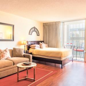 Deluxe Queen Studio with Sofa Bed 1003