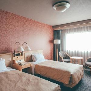 Twin Room with River View - Non-Smoking
