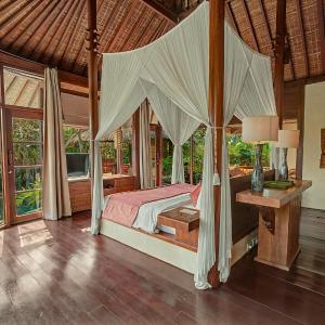 One-Bedroom Pool Villa with Garden View and Free Shuttle to Canggu