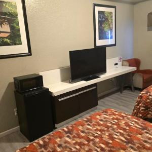 Standard Queen Room with Two Queen Beds