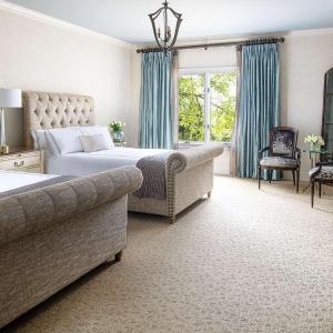 Queen Room with Spa Bath