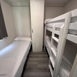 Bungalow (5 Adults)