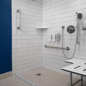 King Room with Bath Tub - Mobility/Hearing Access