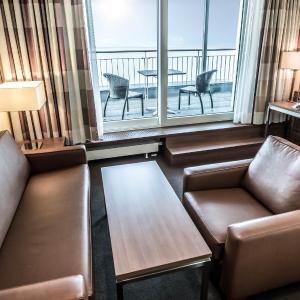 Executive Suite with Lake View