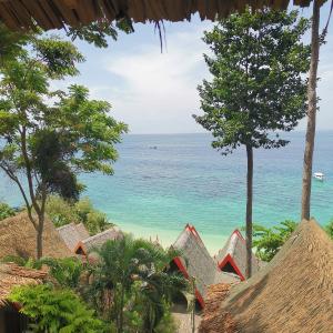 Ocean View Hillside Bungalow- Air Conditioning