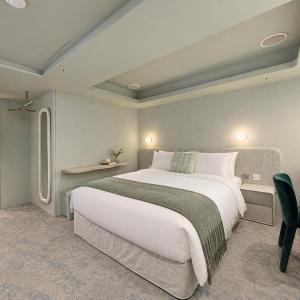 Standard Double Room with Spa Bath