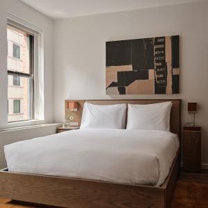 One Bedroom, Queen (24/7 Front Desk)