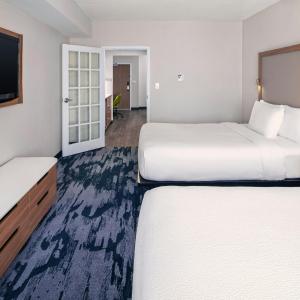 One-Bedroom Queen Suite with Two Queen Beds and Sofa Bed