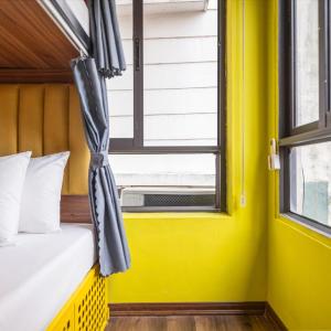  Bed in 12-Bed Mixed Dormitory Room