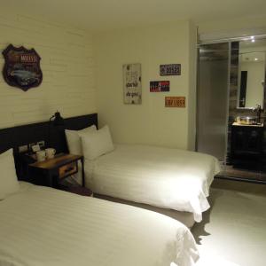 Twin Room with Private Bathroom