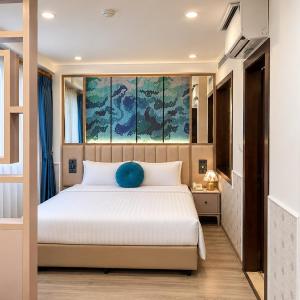 Suite with City View