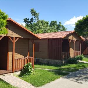 Bungalow (4 Adults)