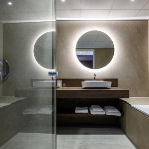Superior Deluxe Double or Twin Room 
