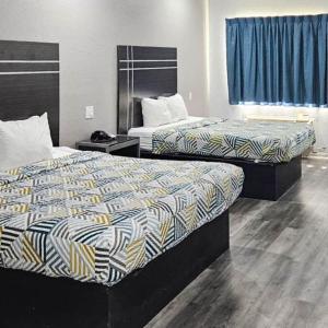 Deluxe Queen Room with Two Queen Beds - Non-Smoking