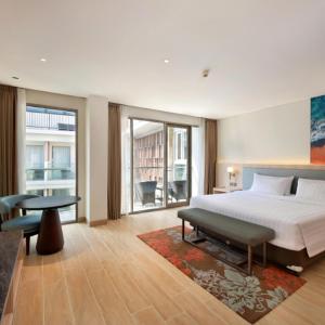 Deluxe Double or Twin Room with Pool View