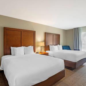 Queen Room with Two Queen Beds - Non-Smoking