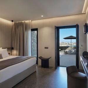  Deluxe Suite with Sea View & Private Heated Pool