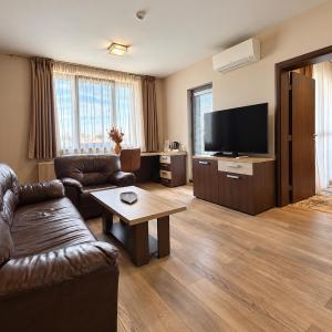 One-Bedroom Apartment with Balcony