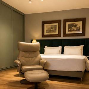 Superior Room with One King bed and Extra Bed