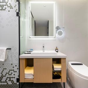 Superior Twin Room with City View