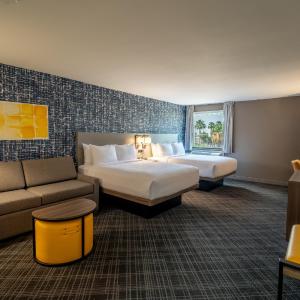 Queen Suite with Two Queen Beds - Non Smoking