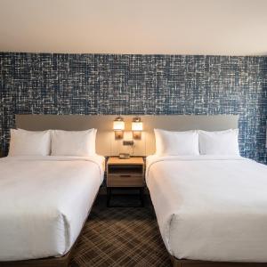 Quadruple Room with Two Queen Beds - Disability Access/Non Smoking