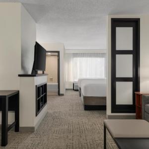 High Floor Double Suite with Two Double Beds and Sofa Bed