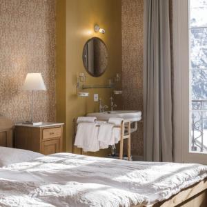 Triple Room Alpine View Shared Shower/WC on the floor