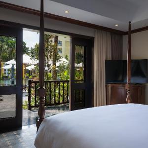 Veranda Suite with Pool View - Club Wing