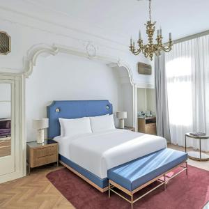 Heritage Bohemia King Suite with City View