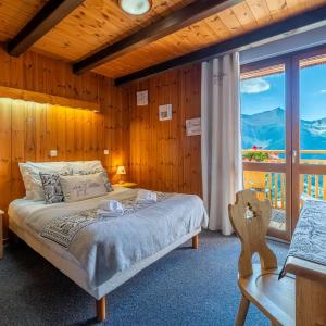 Double Room with Balcony - Les Catrems